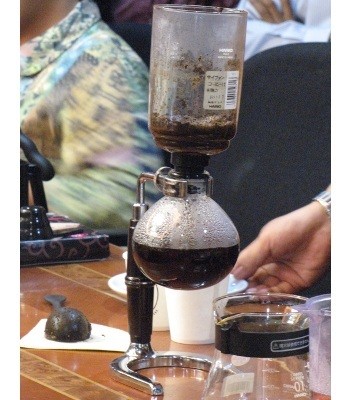 Mau Menyeduh Kopi Gaya Rumahan atau Kafe? Ini Dia Caranya!