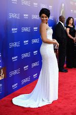 Jordin Sparks Bergaun Putih Ala Pengantin