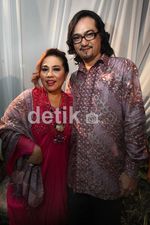 Kemesraan Nunung & Iyan Jelang Pernikahan