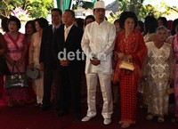 Iyan tiba di rumah Nunung.