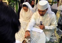 Pria bernama asli Bagus Juli Jan Sambiran itu hanya sekali mengucap ijab qabul. (dok Pribadi)