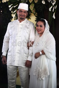 Nunung mengaku senang proses akad nikah berjalan lancar.