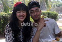 Rico setia menemani Widi. Gus Mun/detikHOT.