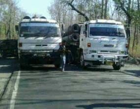 Jalur Baluran Tertutup Dua Trailer, Pantura Situbondo Macet