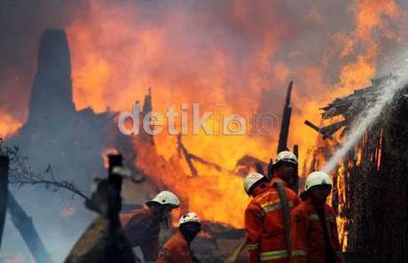 Kebakaran di Senen Diduga Akibat Elpiji