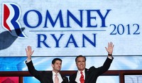 Romney dan Ryan menyapa para pendukungnya. Tradisi konvensi telah dilakukan bertahun-tahun untuk menjaring calon presiden Partai Republik.