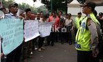 Massa Anti John Kei Demo Kejati DKI Jakarta