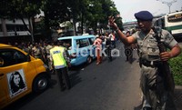 Sebelum pendemo bubar, polisi sempat menyita sejumlah senjata tajam dan bensin yang dimasukkan dalam botol.
