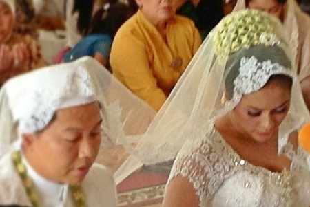 Sandhy Sondoro & Ade Fitri Resmi Menikah
