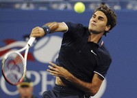 Federer menang 6-2, 6-3, dan 6-2. REUTERS/Bill Kostroun.