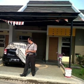Istri & Anak Terduga Teroris MK Tinggalkan Bandung
