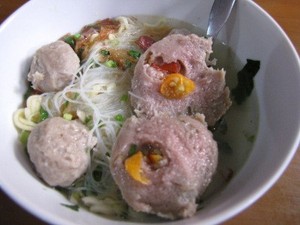 Huah...huah... Puedesnya Ditonjok Bakso Patah Hati!