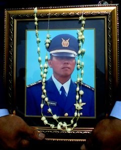 Pilot Musibah Cessna di Samarinda Dimakamkan Secara Militer