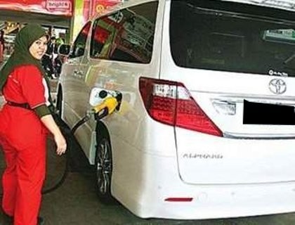 Pertamax Naik, Mobil Mewah Kembali Minum Premium