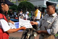 Dengan cara ini, proses penghitungan suara dari TPS hingga tabulasi akhir bisa dipantau.