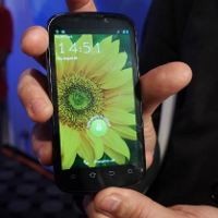 ZTE Pamerkan Smartphone Berbasis Intel, Grand X IN