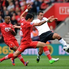 Van Persie Hat-trick, MU Kalahkan Southampton 3-2