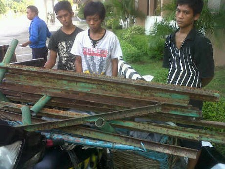 Kakak Beradik Ditangkap karena Curi Pagar Besi Bandara Batam