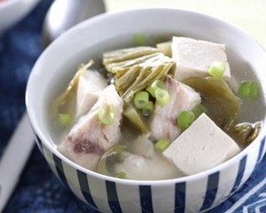Sluurrp! Lezatnya Hidangan Sup Ikan yang Hangat
