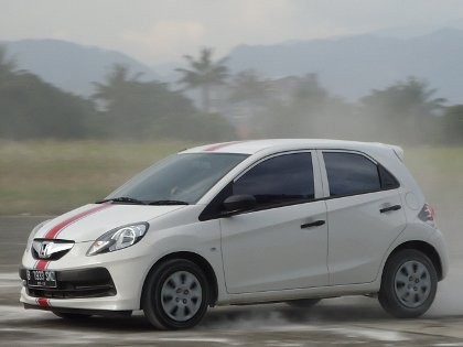 Review Lengkap Honda Brio