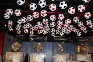 Makin Gila Bola di Museum Bayern Munich