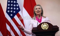 Kekerasan demi kekerasan yang terjadi di Papua mendapat perhatian dari AS. Menlu AS, Hillary Clinton, menyampaikan perhatiannya terhadap konflik-konflik di negeri cendrawasih tersebut.