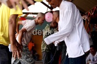 Lomba joget balon juga memeriahkan HUT ke-67 RI di Yayasan Galuh.