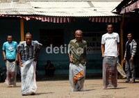 Perlombaan ini berlangsung dari pagi hingga siang hari. Semua penghuni cacat mental, baik yang sudah membaik atau yang masih dalam perawatan mengikuti perlombaan.