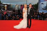 Zac Efron & Maika Monroe di Venice Film Festival
