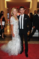Zac Efron & Maika Monroe di Venice Film Festival