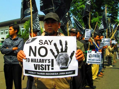 HTI Jabar Tolak Kedatangan Hillary Clinton