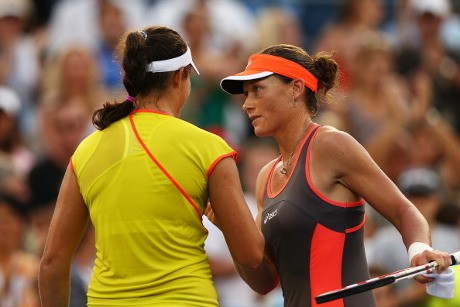 Stosur vs Azarenka di Perempatfinal, Sharapova Lolos