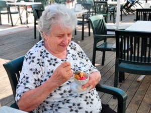 Tips Diet untuk Wanita Menopause: Hindari Dessert