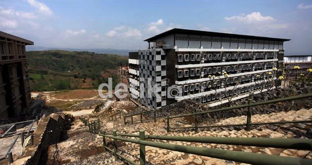 KPK Periksa Dirut Perusahaan Perencana Proyek Hambalang