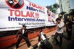 HTI Tolak Kedatangan Hillary Clinton