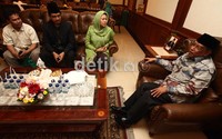 Mereka kemudian melakukan pertemuan. Pertemuan tersebut dilakukan usai launching Munas Alim Ulama dan Konferensi Besar NU.