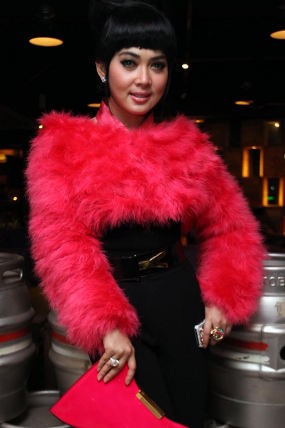 Banyak Perempuan yang Ingin Punya Pipi Chubby Kayak Syahrini