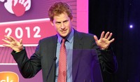 Pangeran Harry pun turut menyampaikan sepatah dua patah kata dalam acara tersebut. (Lewis Whyld-WPA Pool/Getty Images).