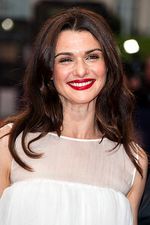 Anggunnya Rachel Weisz di Red Carpet