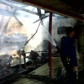 Api Lumat Dua Bangunan di Terusan Buahbatu