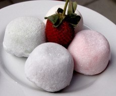Dingin-dingin Kenyal Mochi Isi Es Krim