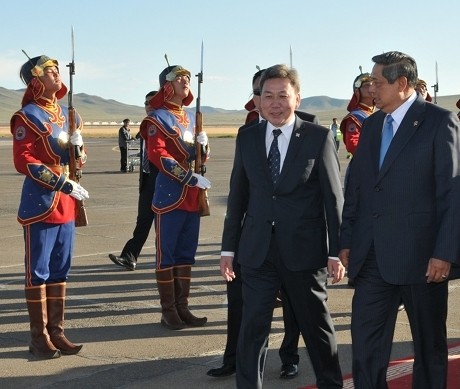  Tiba di Mongolia, Presiden SBY Disambut Upacara Hadag 