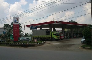 Truk Alat Berat di Samarinda Masih Minum Solar Subsidi