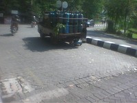 Kegunaan lain dari tabung gas. (Foto: Andry Sigit R, Yogyakarta).