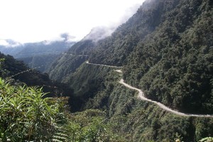 Edan! Adu Nyali di Jalan Maut Bolivia