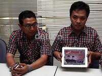 Dalam spanduk itu juga terdapat gambar Foke dan Nara.