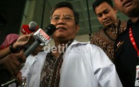 Jubir KPK Johan Budi menyatakan berkas perkara tersangka kasus korupsi Solar Home System (SHS), Jacobus Purwono, dinyatakan lengkap dan siap dilimpahkan ke pengadilan. Ramses/detikcom.