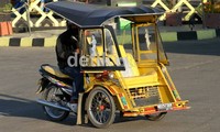 Becak motor jadi transportasi di Majene. Gus Mun/detikcom.