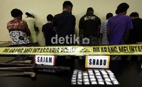 Dari 24 orang yang ditangkap hanya tiga orang yang ditahan.