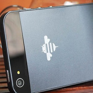 Pembuat iPhone 5 ala China Ancam Apple